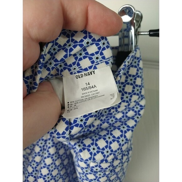 $ Old Navy Diva Blue White Diamond Flat Pocket Cropped Capri Button Pants Size14 - Picture 11 of 13